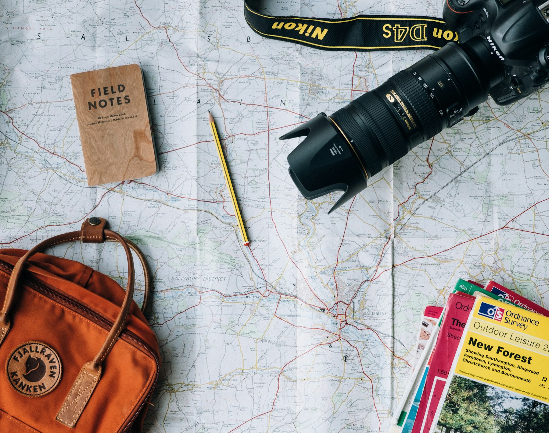 Viajera planificando su próximo destino